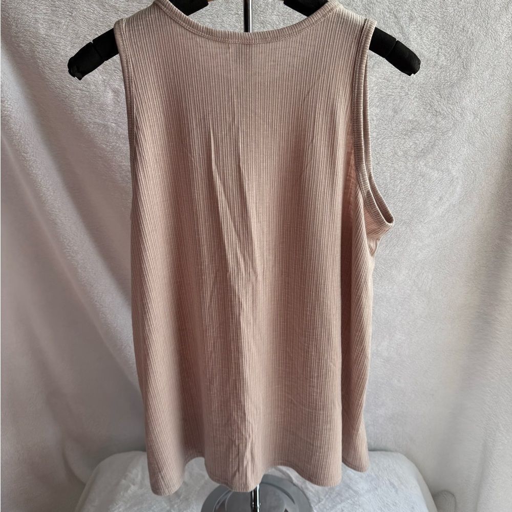 Old Navy Ribbed Tank - Picture 4 of 4